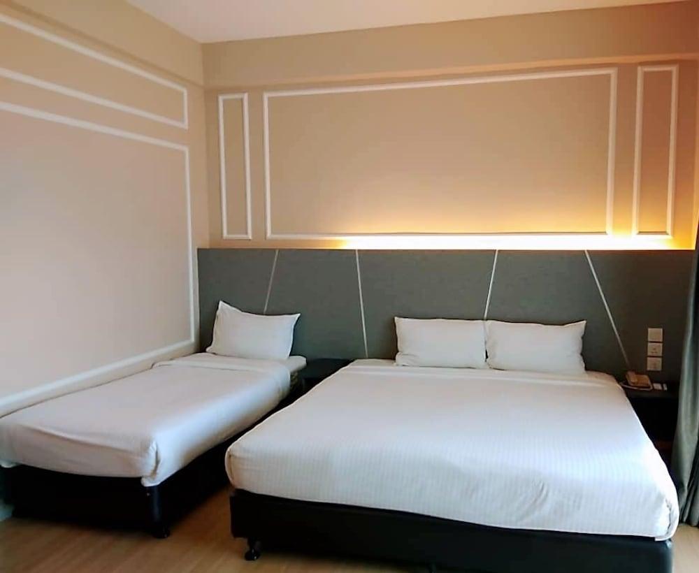 Marvelux Hotel Malacca Buitenkant foto