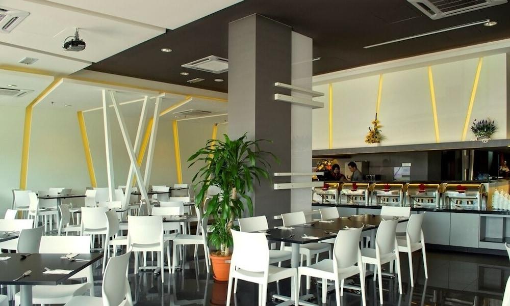 Marvelux Hotel Malacca Buitenkant foto