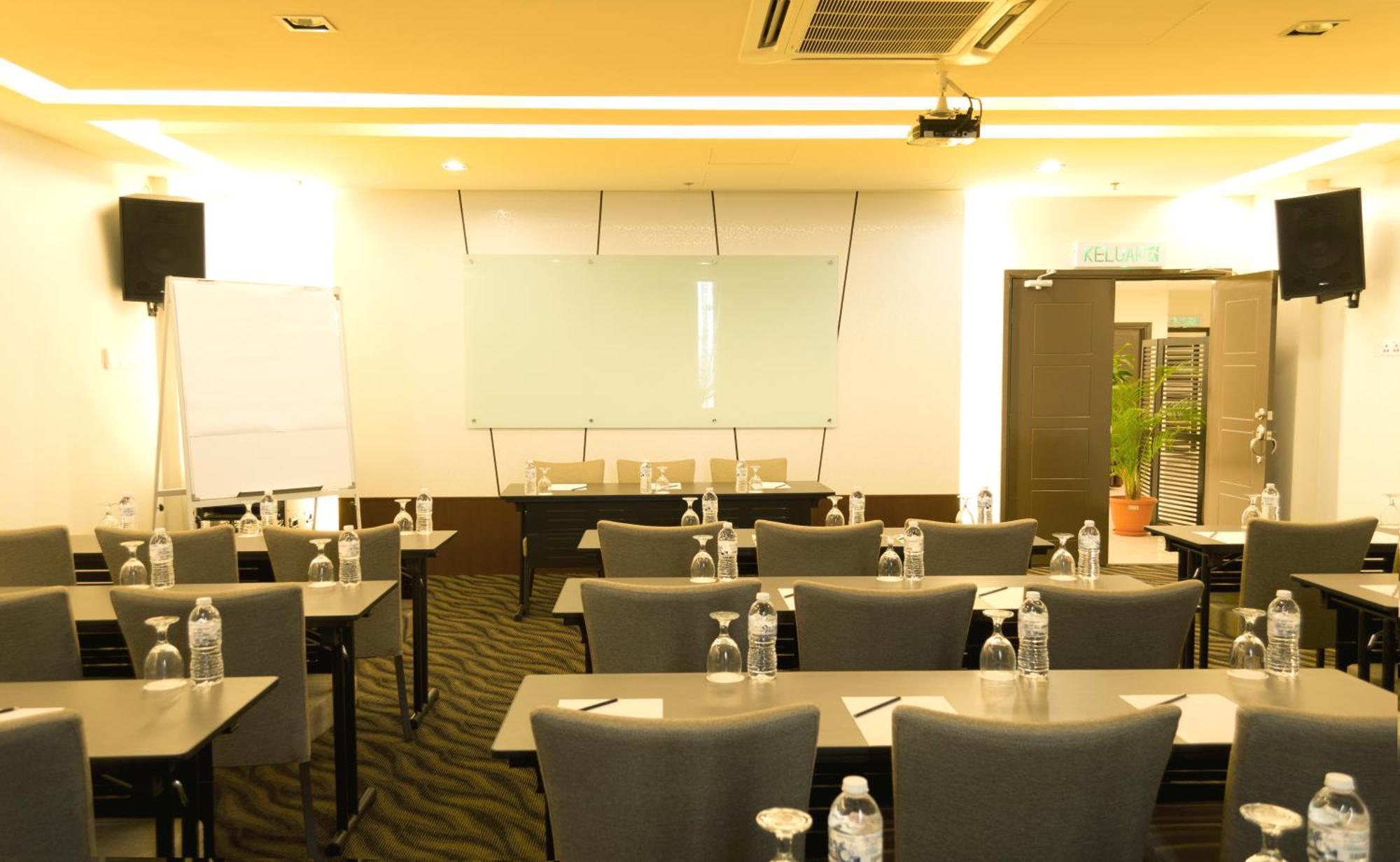 Marvelux Hotel Malacca Buitenkant foto