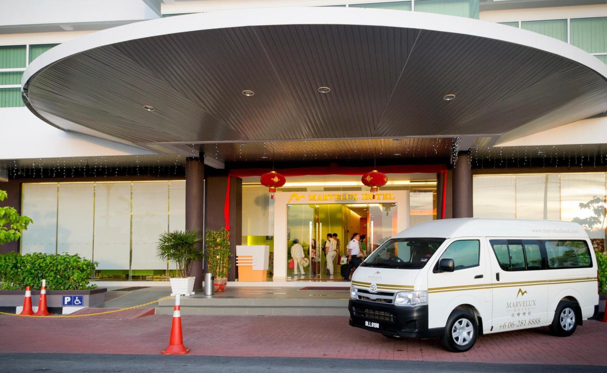 Marvelux Hotel Malacca Buitenkant foto