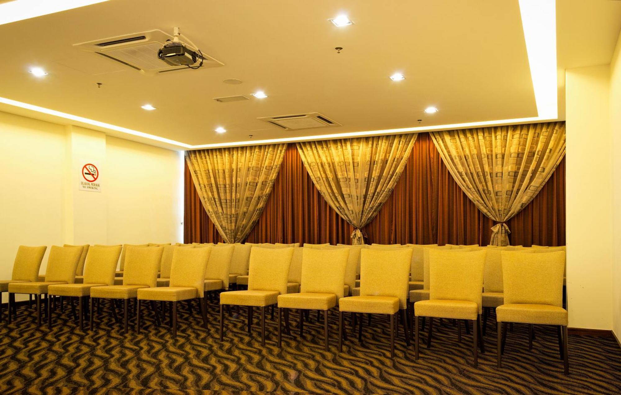 Marvelux Hotel Malacca Buitenkant foto