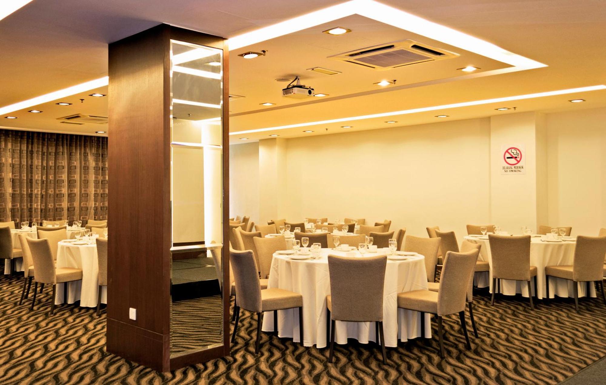 Marvelux Hotel Malacca Buitenkant foto