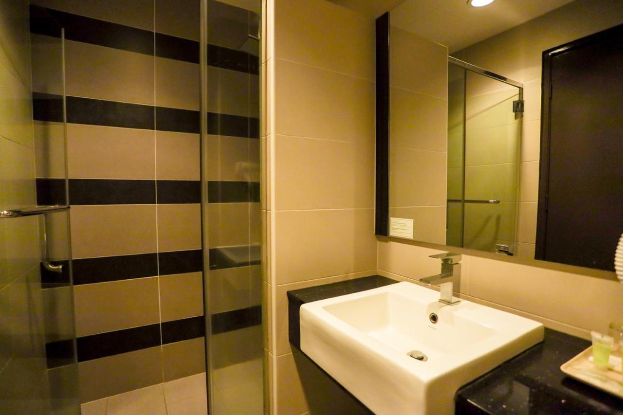 Marvelux Hotel Malacca Buitenkant foto